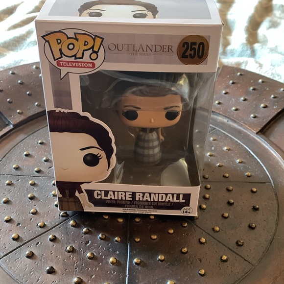 - Funko Pop Outlander Claire Randall Fraser VALUTED Figure - Picture 2 of 5